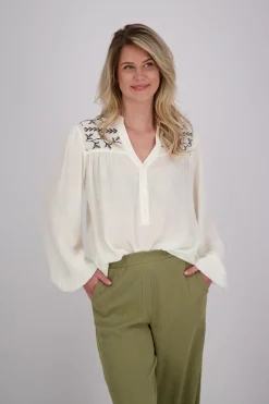 Blouse embroidery Wit