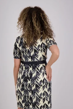 Jurk met Design en riem Zwart