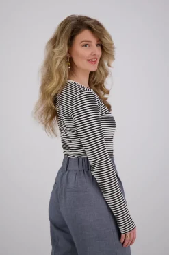 Top Gemma Hadrea O Zwart