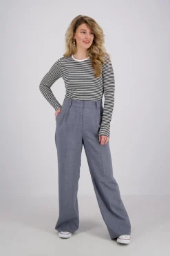 Top Gemma Hadrea O Zwart